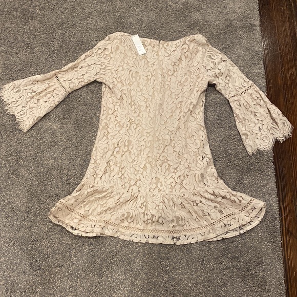 Francesca’s Dress - Picture 6 of 8